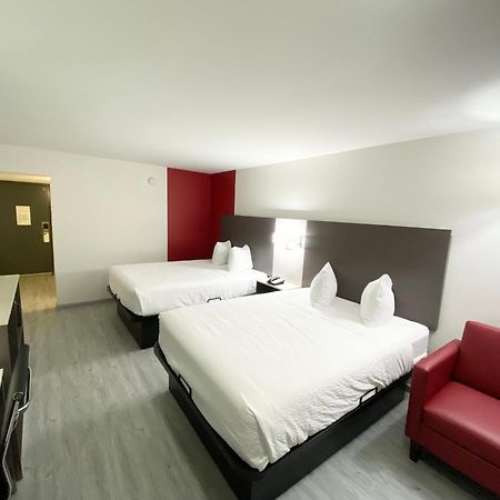 Hotel Ramada By Wyndham Tuscaloosa Extérieur photo