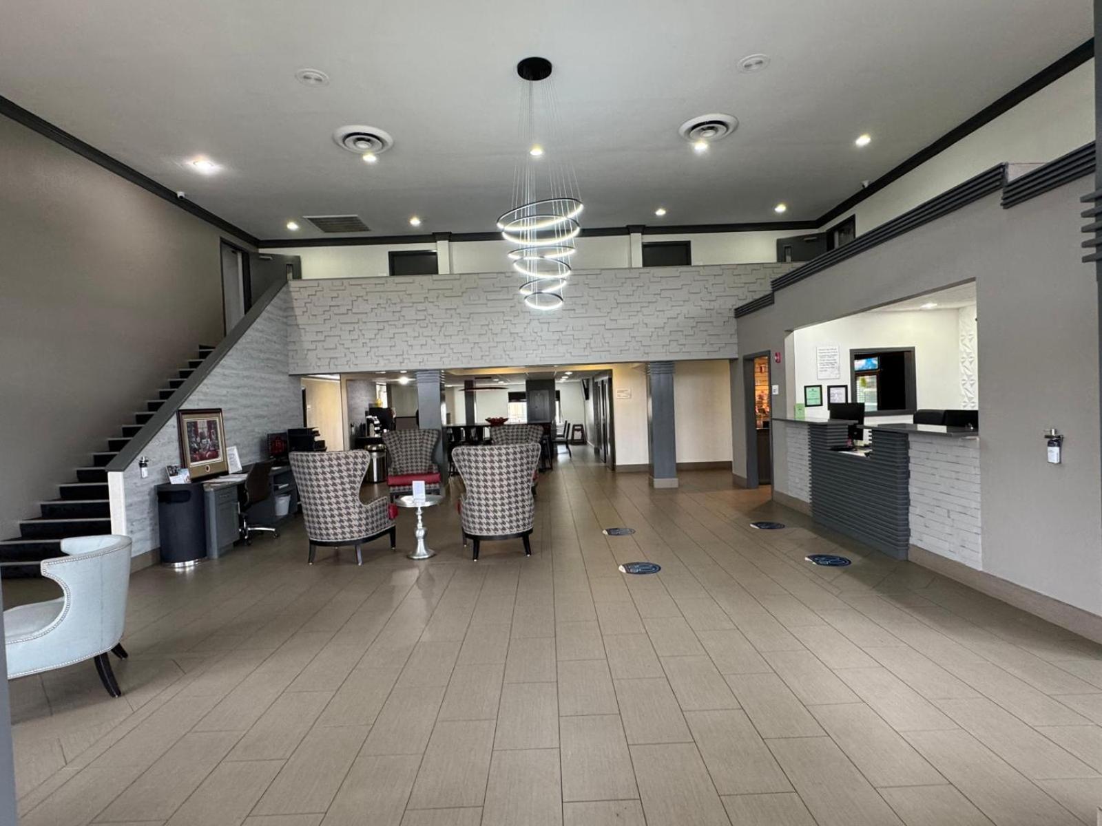 Hotel Ramada By Wyndham Tuscaloosa Extérieur photo